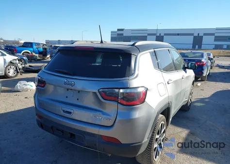 2018 Jeep Compass Limited 4X4 z USA, uszkodzony, nr VIN 3C4NJDCB1JT117419